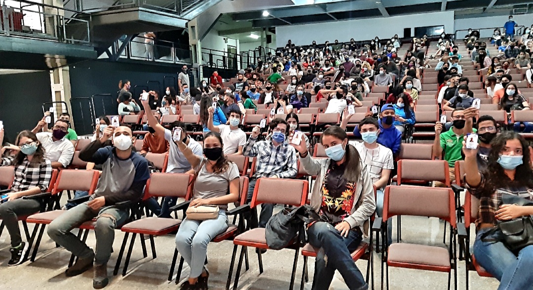 Gobernación del Zulia inició proceso de carnetización de becados universitarios de la Fundación Luis Hómez 4 Zulia