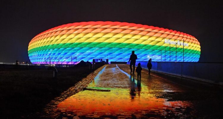 iluminación arcoíris del estadio de Múnich