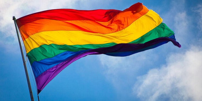BANDERA COMUNIDAD LGBTIQ CONTRA HOMOFOBIA