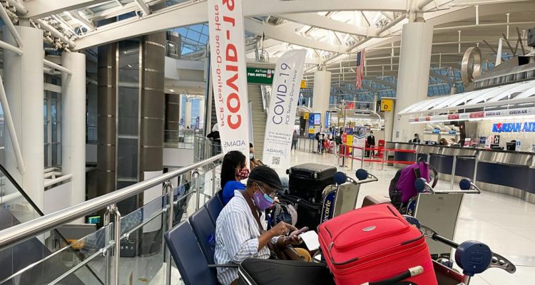Pruebas de vacunación a viajeros
