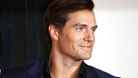 el actor de superman henry cavill sube la temperatura en redes con su lado mas nerd
