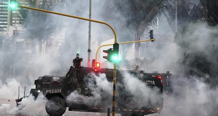 Colombia: surgieron «grupos de civiles armados» en al menos 27 ciudades del país 1 colombia
