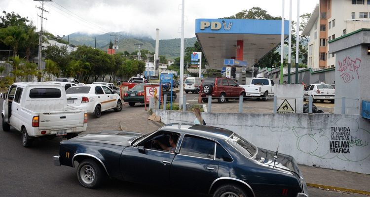 Nicolás Maduro: suministro de gasolina debe resolverse definitivamente este semestre 1 gasolina