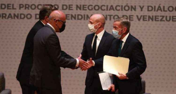 En absoluta privacidad transcurre negociación en México con creciente apoyo internacional 1 Negociación