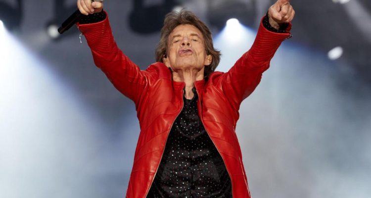 Mick Jagger visita un bar con fanáticos de los Rolling Stones pero nadie lo reconoce 1 Rolling Stones