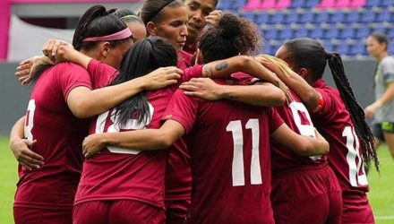 Vinotinto Femenina