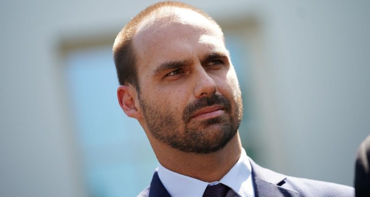 Hijo de Jair Bolsonaro comentó que Boric hará de Chile una Venezuela 1 bolsonaro