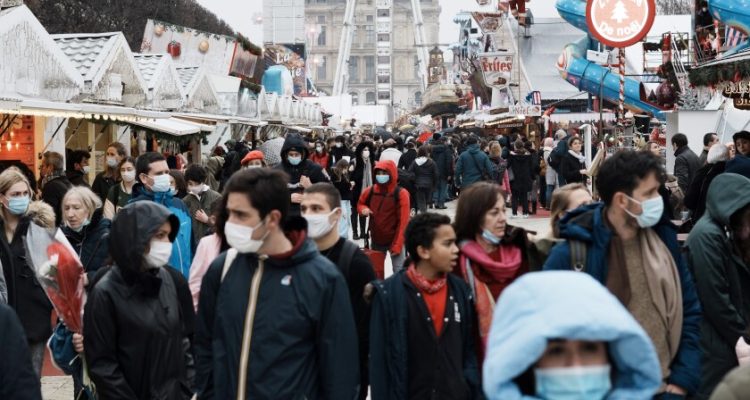 París vuelve al uso obligatorio de la mascarilla en sus calles 1 París