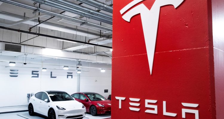 Medio millón de autos de la marca Tesla fueron retirados del mercado por problemas de seguridad 1 tesla