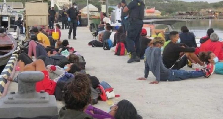 Países Bajos suspendió ayuda económica a Curazao por maltratos a venezolanos 1 Paises bajos