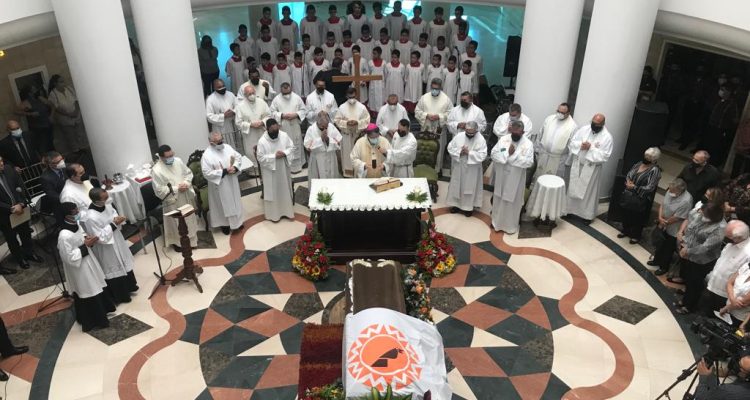 Sistema de Salud Madre Rafols realizó una eucaristía para despedir al Monseñor Ocando Yamarte 1 Sistema de Salud Madre Rafols realizó una eucaristía para despedir al Monseñor Ocando Yamarte