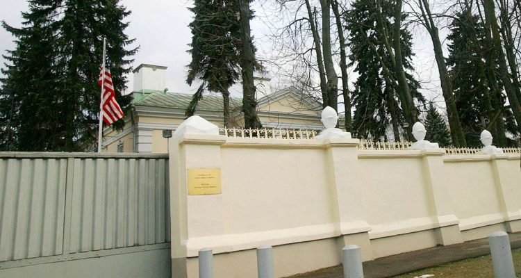 ABANDONAR BIELORRUSIA