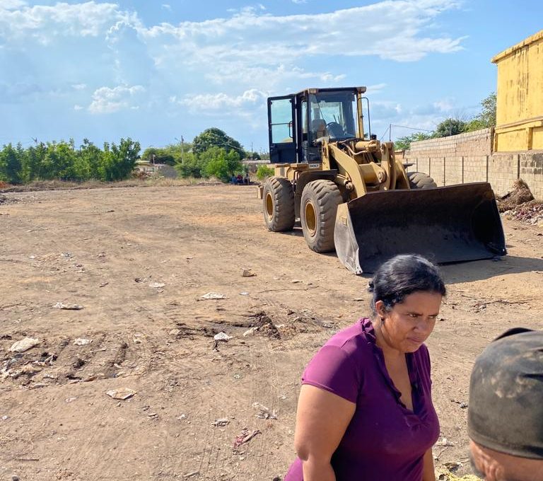 Vecinos de Eugenio Bustamante agradecen la limpieza por parte de la Alcaldía de Maracaibo del Ambulatorio Los Altos 2 LOS ALTOS 1 e1644257648476