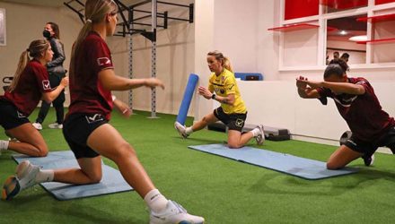 Vinotinto Femenina Absoluta
