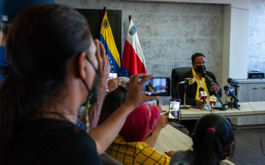 Alcalde Rafael Ramírez exhorta a los marabinos a respetar señales y leyes de tránsito 2 WhatsApp Image 2022 02 21 at 11.46.05 AM