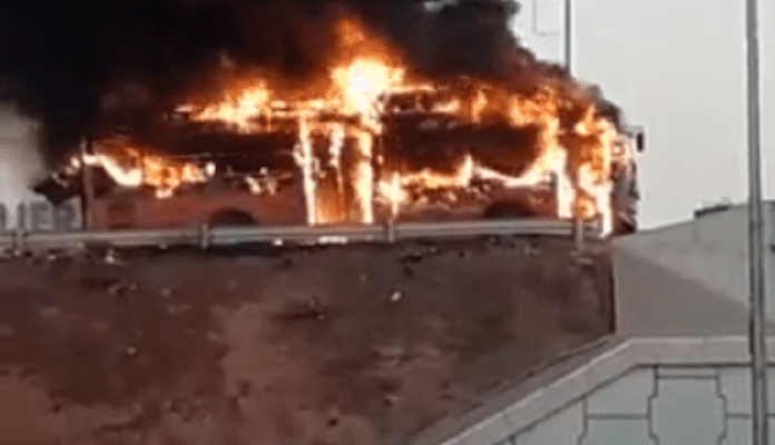 Se incendió una unidad de Metromara en la circunvalación 2 1 unidad de Metromara