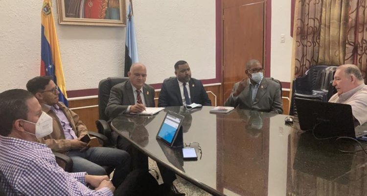 Más de 15.000 barriles de petróleos diarios se derraman en el Lago de Maracaibo 1 lago de maracaibo