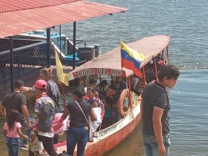 Fundaredes: Más de 2.500 niños, niñas y adolescentes corren peligro al cruzar frontera por el Río Orinoco para estudiar en Colombia 4 photo4943004426071812580