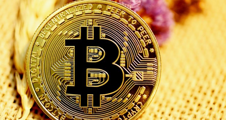 El bitcoin marcó un nuevo récord al superar los 70.000 dólares 1 precio del bitcoin