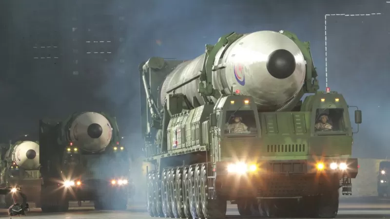 El desafiante discurso de Kim Jong-un en el gran desfile militar donde mostró misiles nucleares prohibidos 3 corea2