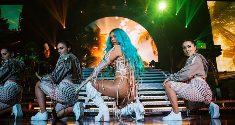 ¡En ausencia! Karol G hace historia en los Latin AMAs 1 karol g