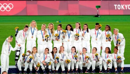 Fútbol de mujeres y de hombres