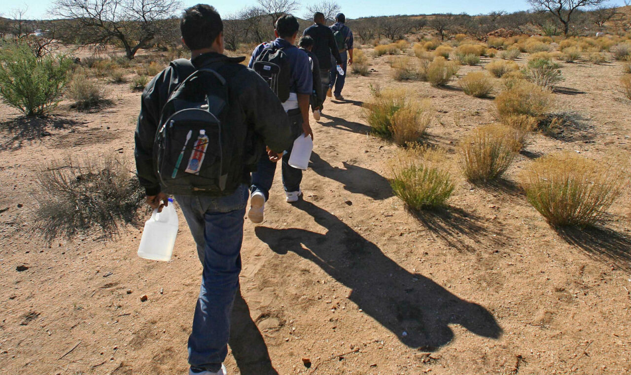 alertan a migrantes por desierto
