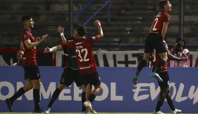 Caracas vence a Libertad y consigue su primera victoria en Libertadores 1 caracas