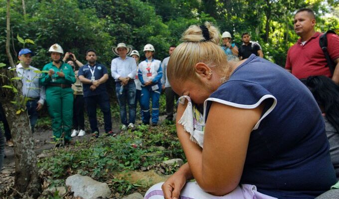 Ascienden a cuatro los muertos por explosión en una mina en Colombia 1 explosión en una mina