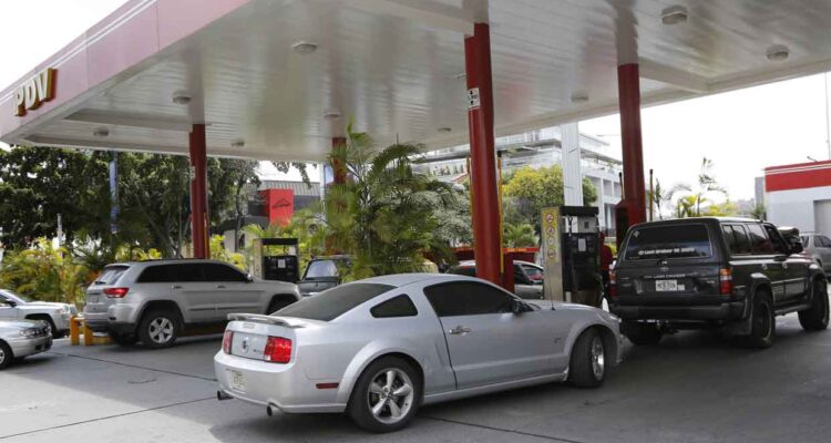 PDVSA autorizó despacho de gasolina sin límites en Zulia 1 Pdvsa