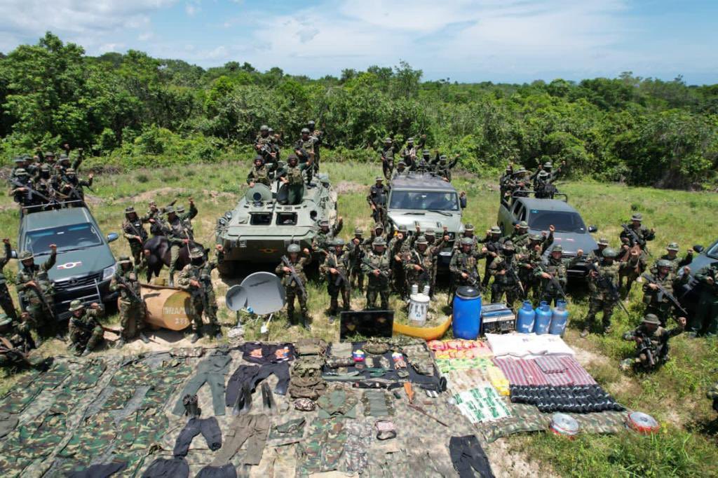 Presidente Maduro ordena incrementar operaciones para desarticular grupos TANCOL 3 FUU0f4aWIAAB 6D