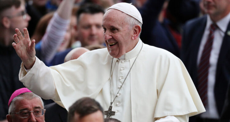 Papa Francisco viajará a Canadá para pedir perdón a los indígenas abusados en escuelas gestionadas por la Iglesia 1 papa