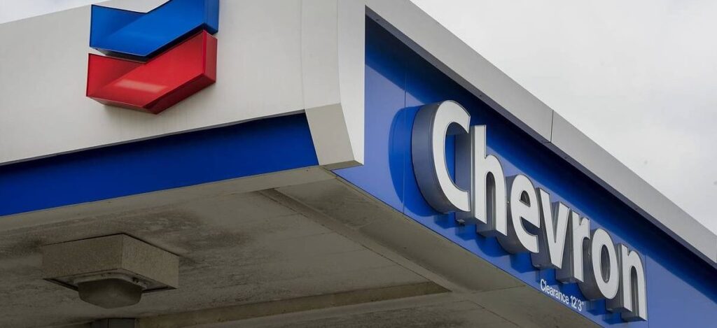 chevron em e1493388721160