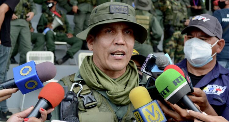 FAN informa que destruyó pistas clandestinas de narcotráfico en frontera con Colombia 1 militar