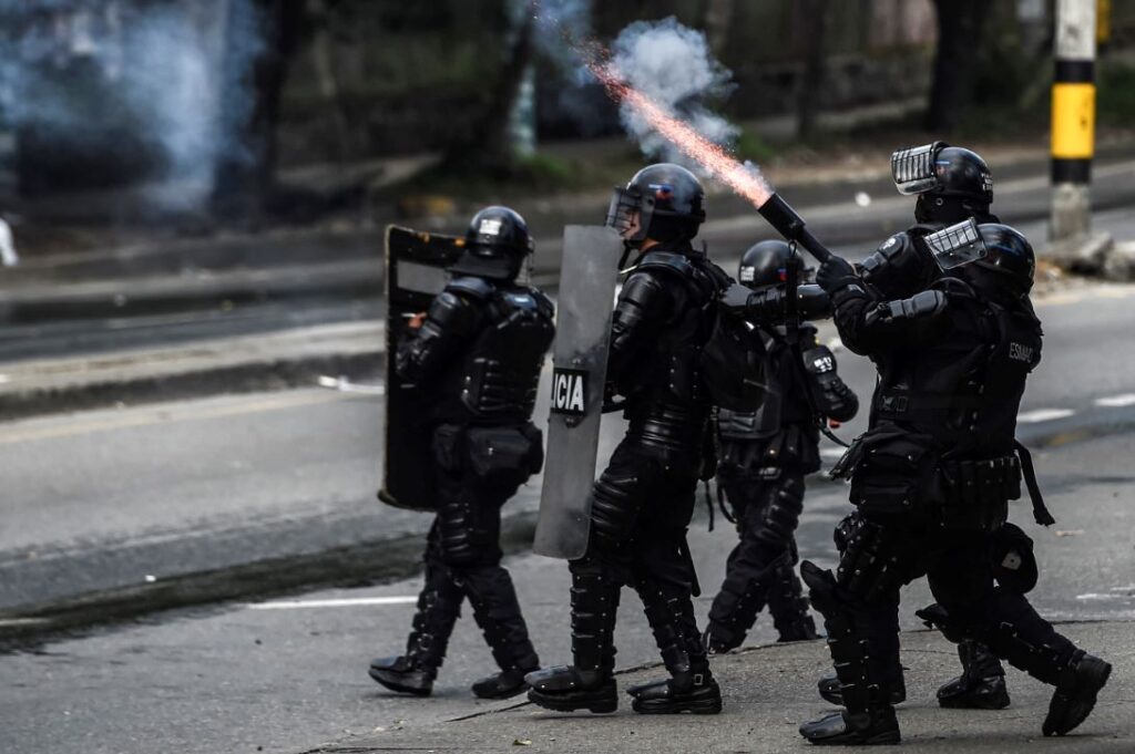 La purga de la cúpula militar y otras 3 inéditas medidas con las que Petro sacude a las Fuerzas Armadas de Colombia 5 DiSTURBIOS COLOMBIA