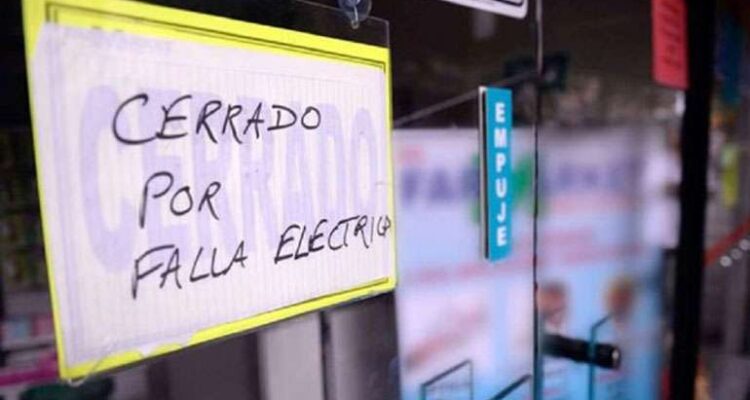 ¡«Sabotaje»! Reportaron fuertes fluctuaciones eléctricas en varios estados del país este #11Abr. Hay detenidos (+ comunicado) 1 Fallas Eléctricas