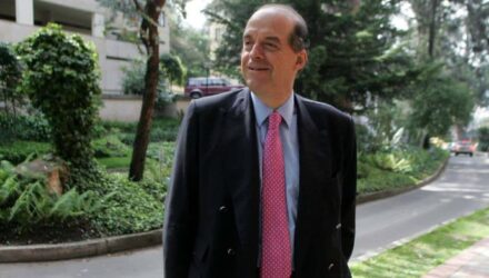Ministro Álvaro Leyva AFP 696x392 1
