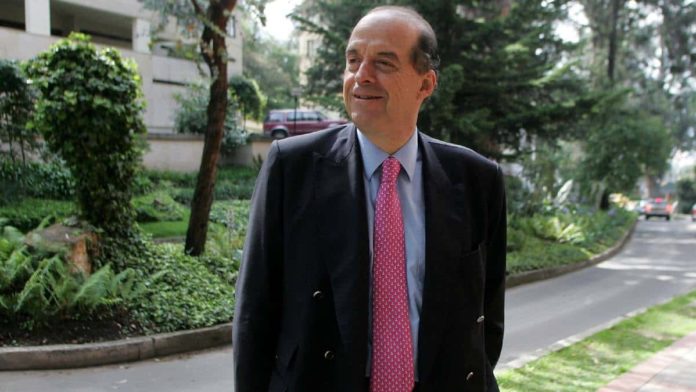 Colombia retirará demanda contra Nicolás Maduro en la Corte Penal Internacional 1 Ministro Álvaro Leyva AFP 696x392 1
