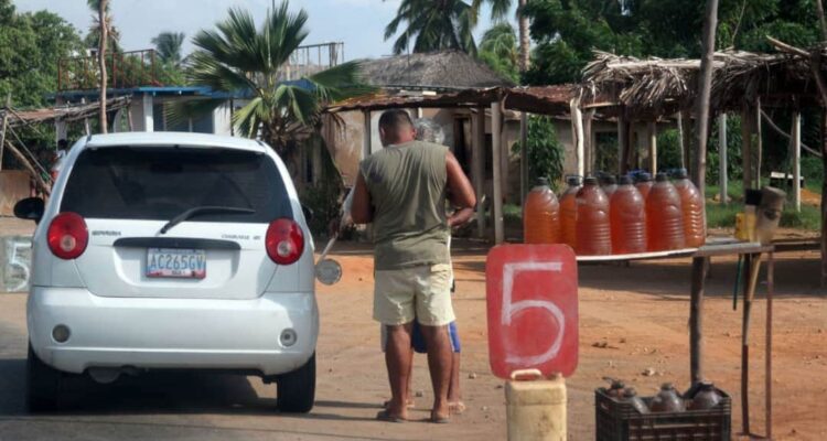Pimpineros al fin pagan el abuso por varios años… En crisis por la mejora del suministro de gasolina 1 pimpineros3