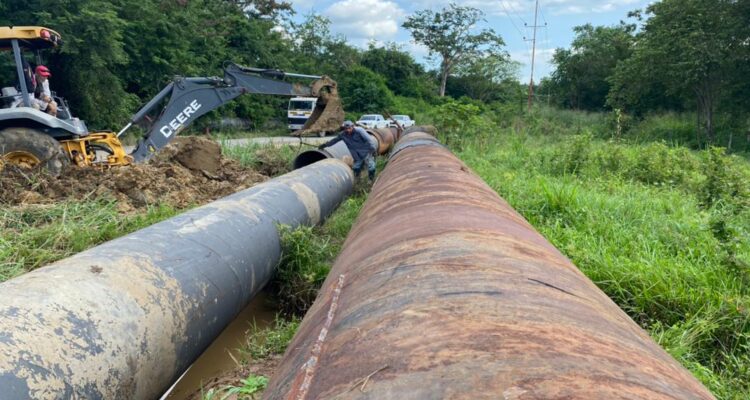 Hidrolago sustituyó 48mts de tubería para mejorar servicio hídrico a cuatro municipios la Costa Oriental del Lago 1 WhatsApp Image 2022 10 17 at 3.21.33 PM 4