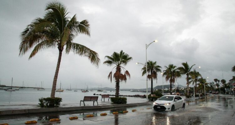 Lisa causará lluvias intensas en sureste de México 1 Huracan Lisa evoluciona a categoria 1