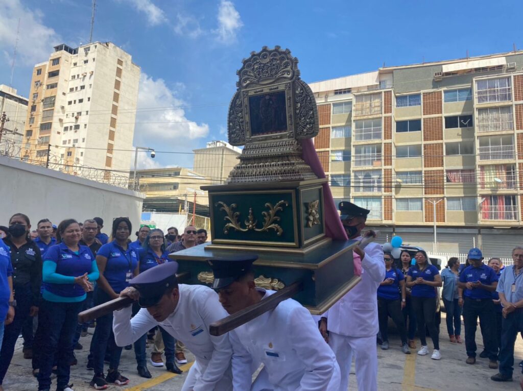 Hidrolago celebró su 32 Aniversario con la bendición de la Virgen de Chiquinquirá 4 WhatsApp Image 2022 11 01 at 3.56.34 PM 1