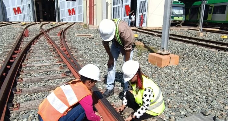 Metro de Maracaibo realizó curso de aprendizaje de seguridad de vías de trenes 1 WhatsApp Image 2023 01 21 at 9.08.32 AM