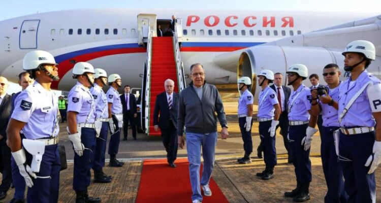 Canciller ruso llegó a Brasil, la primera parada de su gira por América Latina 1 Canciller Ruso