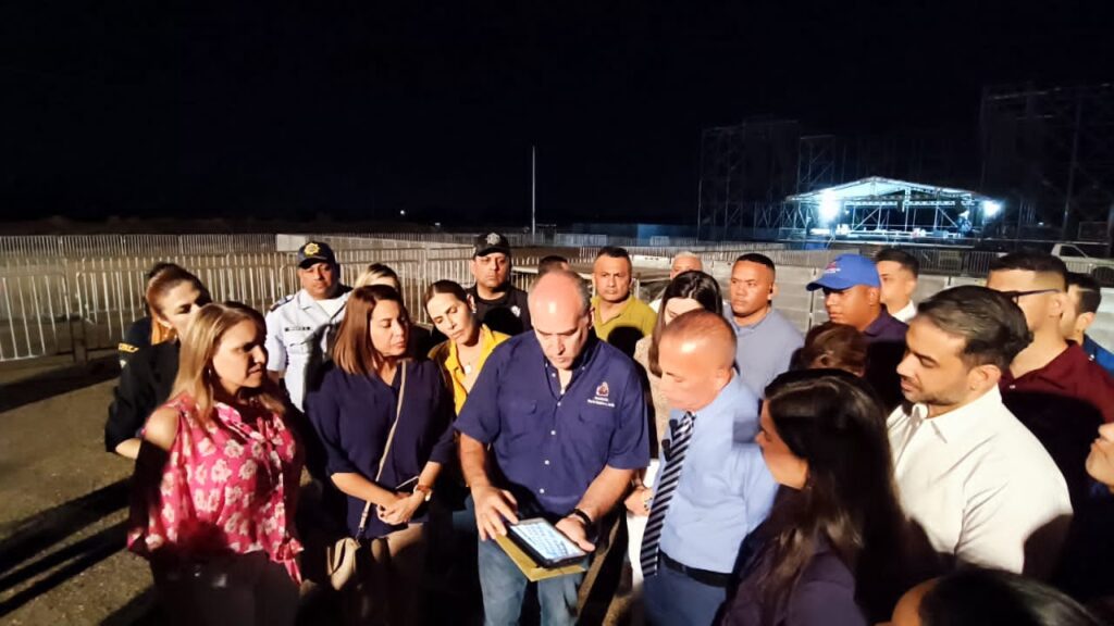 Rosales en Caminata de Jesús de la Misericordia: «Encomiendo al Zulia y a Venezuela para lograr el camino de la paz y prosperidad» 5 WhatsApp Image 2023 04 15 at 8.19.40 PM