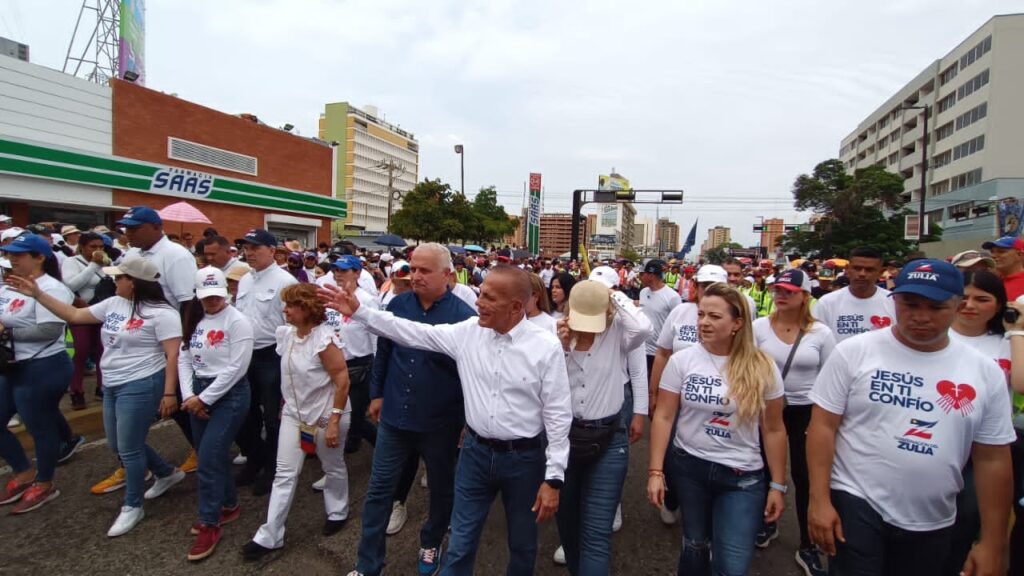 Rosales en Caminata de Jesús de la Misericordia: «Encomiendo al Zulia y a Venezuela para lograr el camino de la paz y prosperidad» 2 WhatsApp Image 2023 04 16 at 6.20.15 PM 1