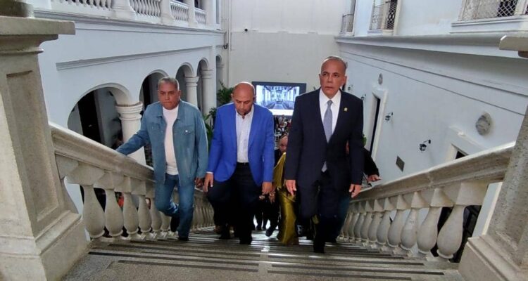 Manuel Rosales: «Hoy el Palacio de Gobierno luce su mejor rostro y sale de las ruinas en sus 155 años» 1 WhatsApp Image 2023 04 25 at 10.21.27 AM