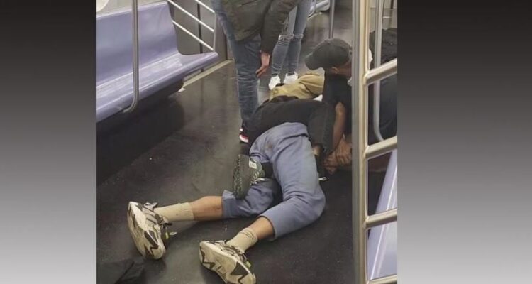 Exmarine estranguló a imitador de Michael Jackson en el metro de Nueva York 1 Imitador de Michaek Jackson