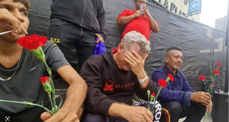 Venezolanos lloran a sus deudos víctimas del atropellamiento en Texas 1 Migrantes lloran