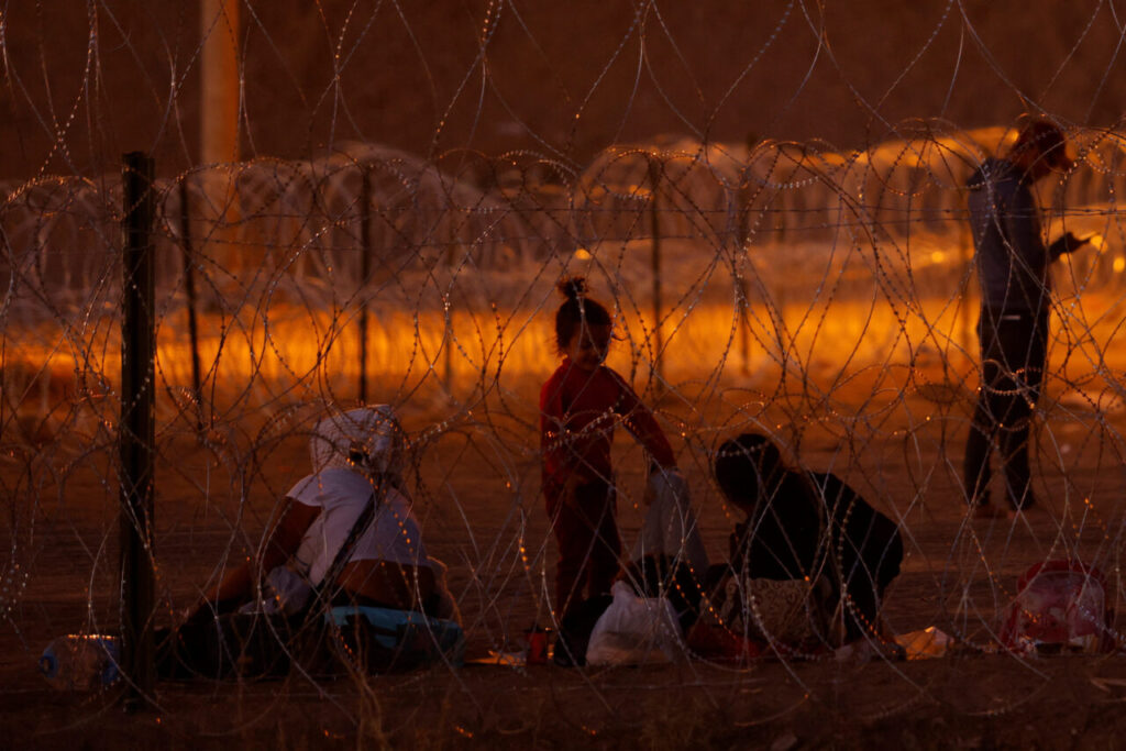 Biden demandó a Texas por ley que permite detener a migrantes 2 Ninos migrantes3